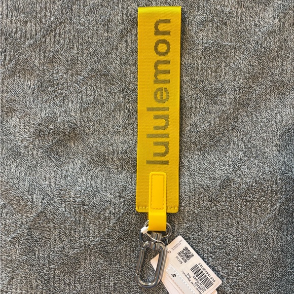 Lululemon Never Lost Keychain - Maize Yellow - Picture 5 of 5